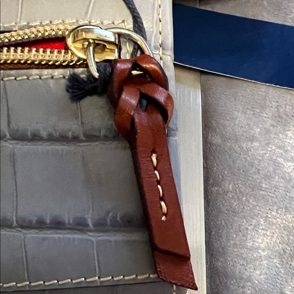 NTW Dooney & Bourke Silver Croc-Embossed Wallet - Picture 7 of 10